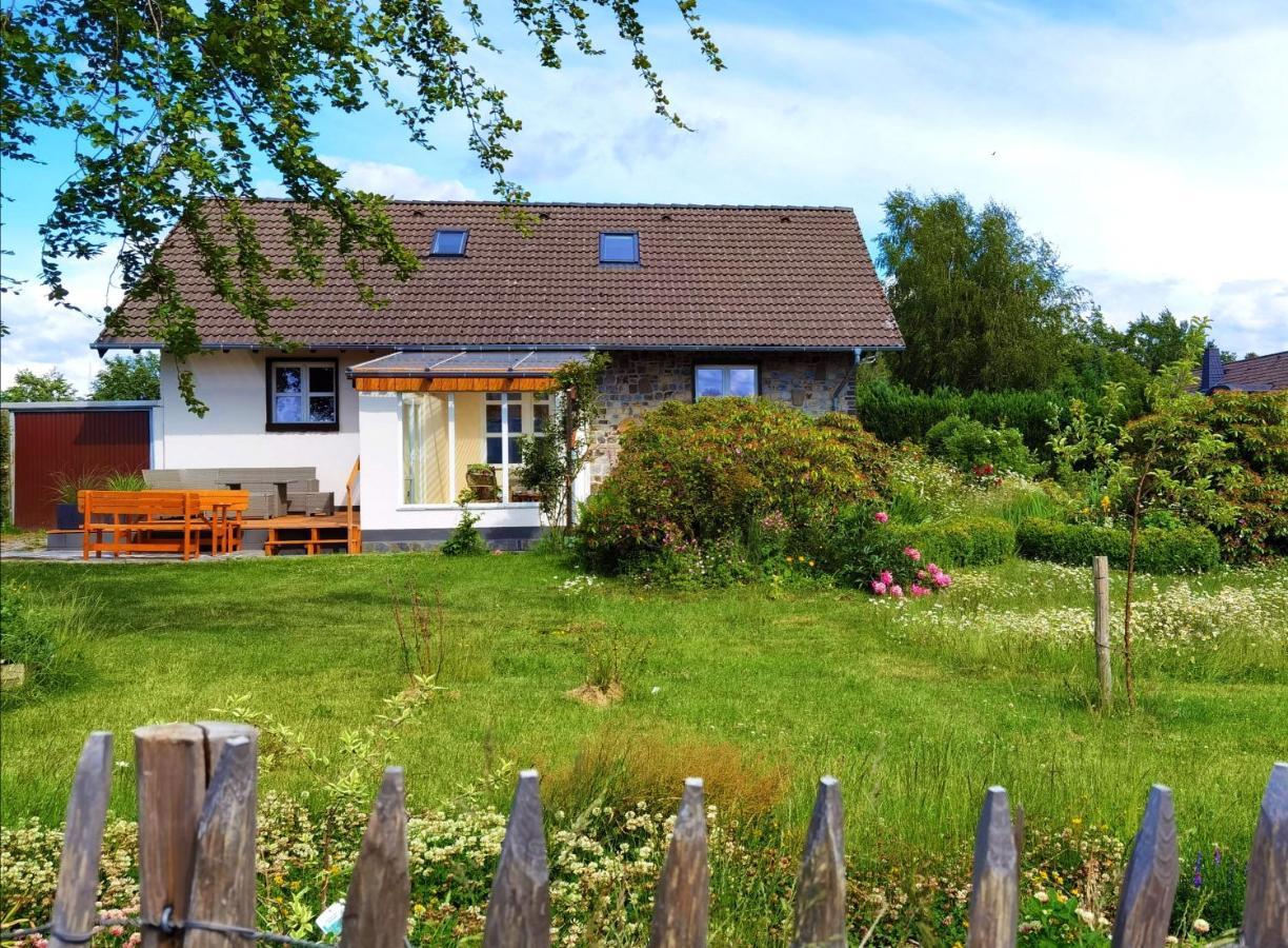 Ferienhaus Eifelrose ซิมเมอร์อาท ภายนอก รูปภาพ